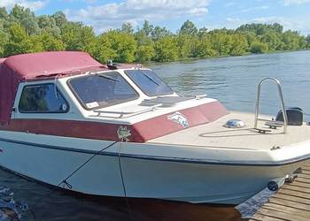 Łódka łódź kabinowa monark 585 silnik stacjonarny 130 KM posiadam inne łodz