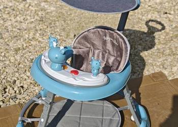 Niebieski chodzik dla dzieci w wieku 6-18 miesięcy