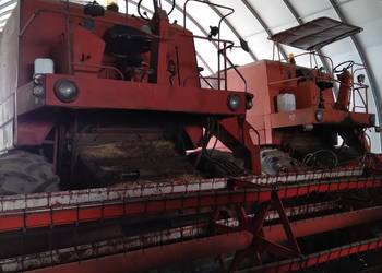 Bizon Z056 (sieczkarnia, szerokie koła, zapasowe części)