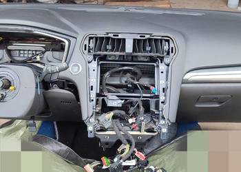 Sprzedam Konsolę Boczki plastiki  MONDEO MK5