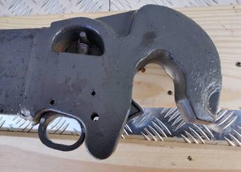 Prawe ramię podnośnika Valtra T 213