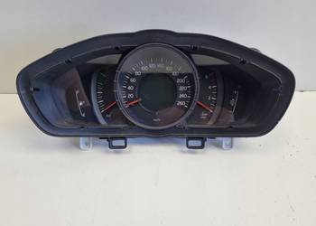 Volvo V40 II lift LICZNIK ZEGARY Europa 31453103
