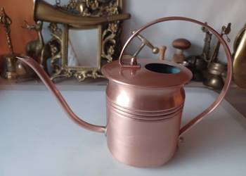 Piękna, duża konewka miedziana.