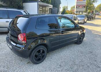 VW polo na dużej lampie ładna czarna do jazdy z klimatyzacją 2005