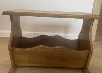 gazetnik gazeciak stolik drewniany