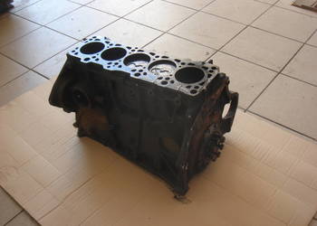 SILNIK BLOK + WAŁ KORBOWY TŁOKI VW T4 2,4D 5 CYLINDRÓW