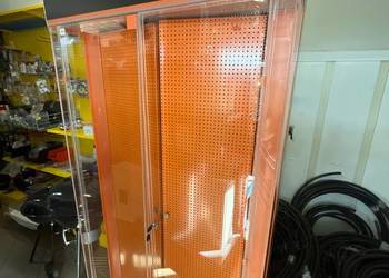 Duży regał ekspozycyjny