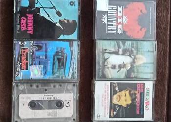 31 kaset magnetofonowych