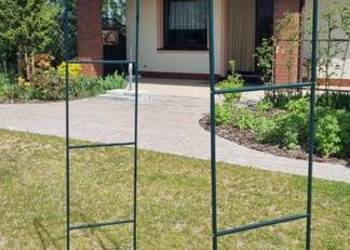 Pergola ogrodowa łukowa 240 cm metalowa na róże pnącza