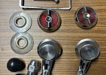 Corvette C2 1963 pokrętła do szyb i zamków drzwi