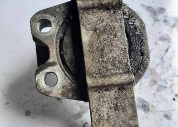 Ford  C-max Mazda 3 Volvo V50 1,6 TDCI łapa poduszka silnika
