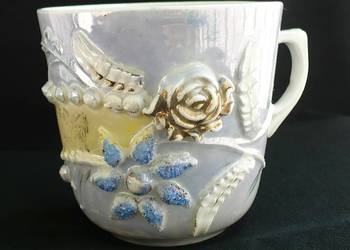 stary porcelanowy kubek