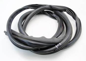 Uszczelka wnęki drzwi prawy tył Nissan Almera Tino 2002