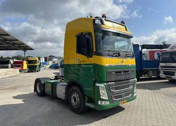 Ciagnik z sprezarka kompresorem do paszy sruty Volvo