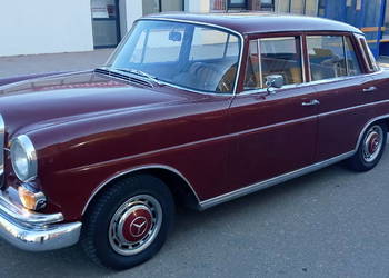Mercedes Benz W110 200D oryginalny stan skrzydlak Heckflosse