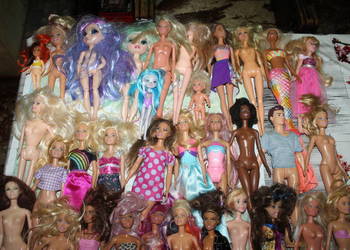 Zestaw 37 lalek Barbie Ken Mattel