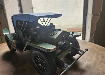 Model samochodu metalowy ręcznie wykonany