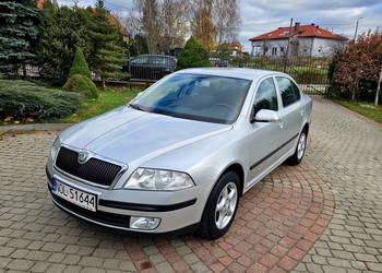 SKODA OCTAVIA 1.6 BENZYNA 102 KM KLIMATYZACJA  2 KOMPLETY KÓŁ SKODA OCTAVIA 1.6 BENZYNA 102 KM KLIMATYZACJA  2 KOMPLETY KÓŁ