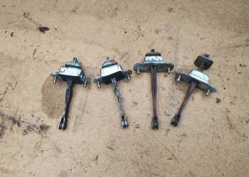 Subaru Impreza I ogranicznik drzwi Subaru Impreza I ogranicznik drzwi