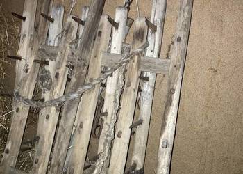 Brony drewniane konne