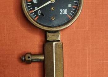 Stary zabytkowy ciśnieniomierz model Arsco Mfg Corp Ny Gauge Tester ko