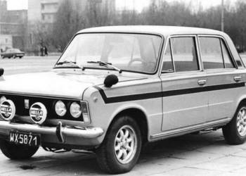 Polski Fiat 125p emblemat na atrapę nowy