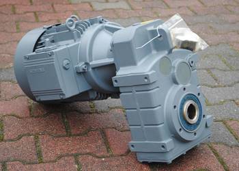 Motoreduktor 7.5kw. 100obr./min.. Firmy SIEMENS
