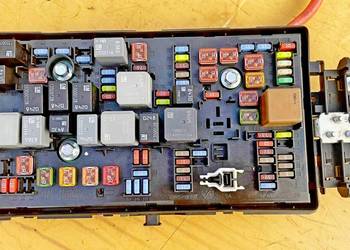 OPEL INSIGNIA A 2.0 TURBO KOMBI SKRZYNKA BEZPIECZNIKÓW 13255300 544949969