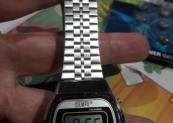 ZEGAREK 45 LETNI JEST NOWY PIERWSZY RAZ JEST W NIM BATERIA !!