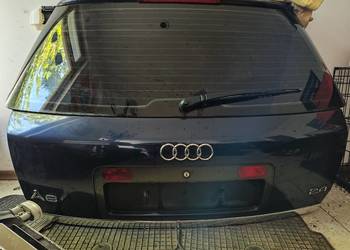 Tylna kompletna klapa Audi A6 C5 Avant 1998 lakier LZ5T niebieska tapicerka