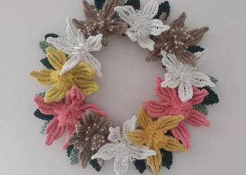 Wieniec, dekoracja makrama.