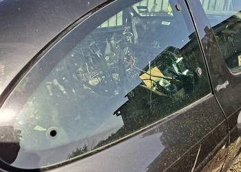 Szyby tyl boczne uchylne megane coupe 1 lift