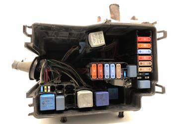 SKRZYNKA BEZPIECZNIKÓW RENAULT TRAFIC III 243503708R Bus 1.6 125KM MOD