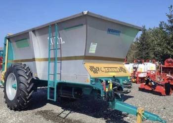 Rozrzutnik obornika 12 ton INOX Camara
