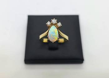 Złoty pierścionek z diamentami i opalem próby 585 - 5,11g (Rozmiar 20)