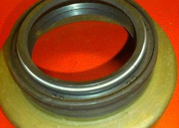 Uszczelniacz tylny skrzyni b. KIA / PD9617336/ Lublin