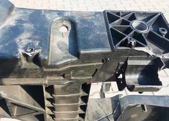 Pas przód Renault Megane 3 lift - uszkodzony - pęknięcia
