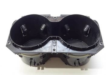 UCHWYT NA NAPOJE VW TOUAREG 7P6858602 10-18 Terenowy KUBKI KUBKÓW, WNĘ