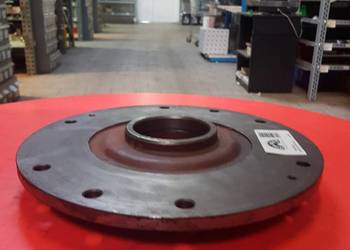 80153026 Pokrywa mechanizmu różnicowego lewa URSUS C-385