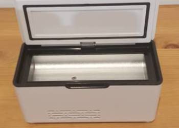 Lodówka chłodziarka na insulinę mała podróżna 0-18C USB LED z regul.temper.