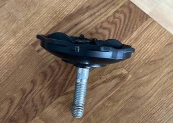 Mocowanie koła zapasowego Jeep Grand Cherokee 68284150aa