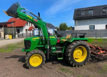 John Deere 5105 4x4 Komunalny troche wiekszy jak Ursus C330 Sadowniczy 5050