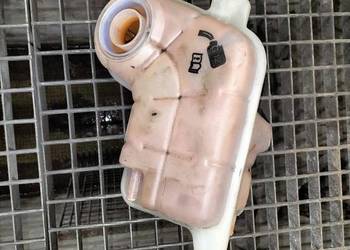 Zbiorniczek wyrównawczy płynu chłodniczego z czujnikiem poziomu AUDI A6C6