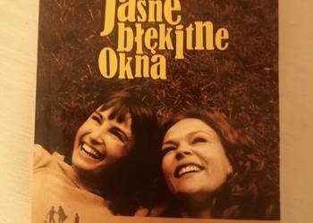 JASNE BŁĘKITNE OKNA