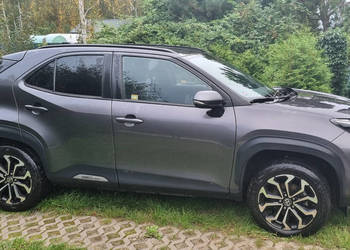 Toyota Yaris Cross Hybrid 1.5Comfort + Style + Tech, kolor szary