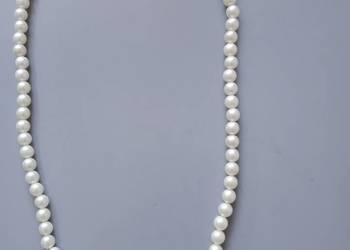 Naszyjnik ze sztucznych pereł