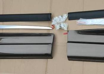 VW Tiguan listwa drzwi 5N0854940E prawy przód i 5N0854950C prawy tył LH8Z
