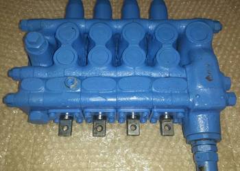 Rozdzielacz hydrauliczny do dźwigu AD 080, Praga V3S