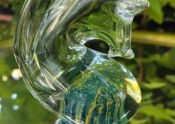 MDINA GLASS MALTA Figurka konik morski, proj. Leonardo Sullivanl