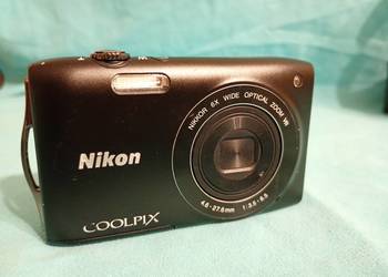 Czarny Nikon Coolpix S 3300. Każdy go chce mieć :)